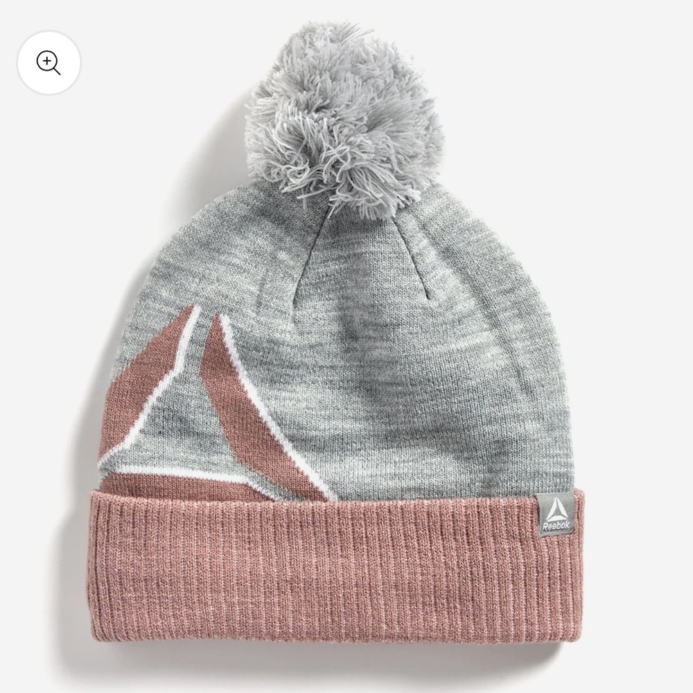 Reebok Women's Logo Intarsia Pom Beanie nwt light grey